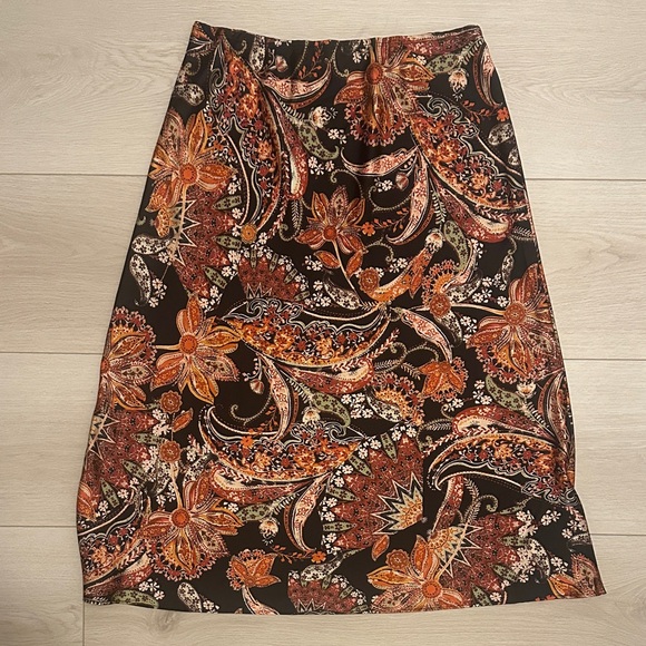 Vince Camuto Floral A-Line Skirt - Black and Orange - Picture 3 of 7